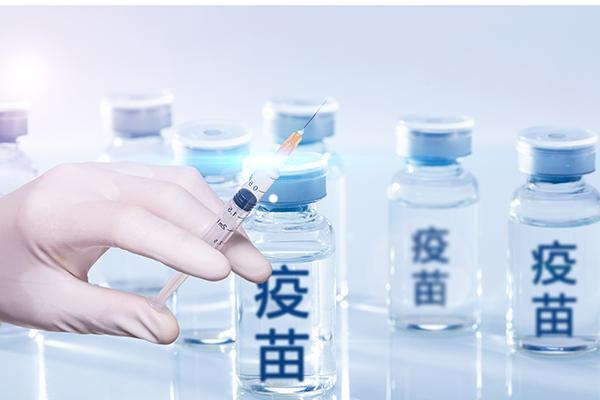 我國(guó)新冠疫苗累計(jì)接種近24億劑次，專家回應(yīng)熱點(diǎn)問(wèn)題